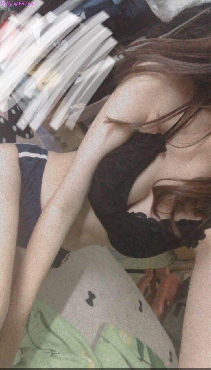 Cám dỗ khó vượt qua trước cô bạn thân của nhân tình có cặp vú to