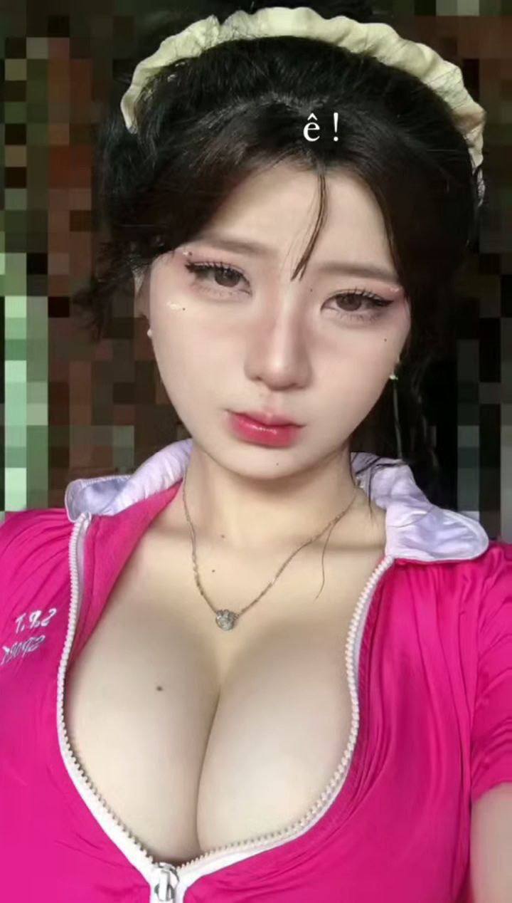 Má thuê gia sư về kèm cặp con trai, nhưng thuê nhầm yêu nữ vú to